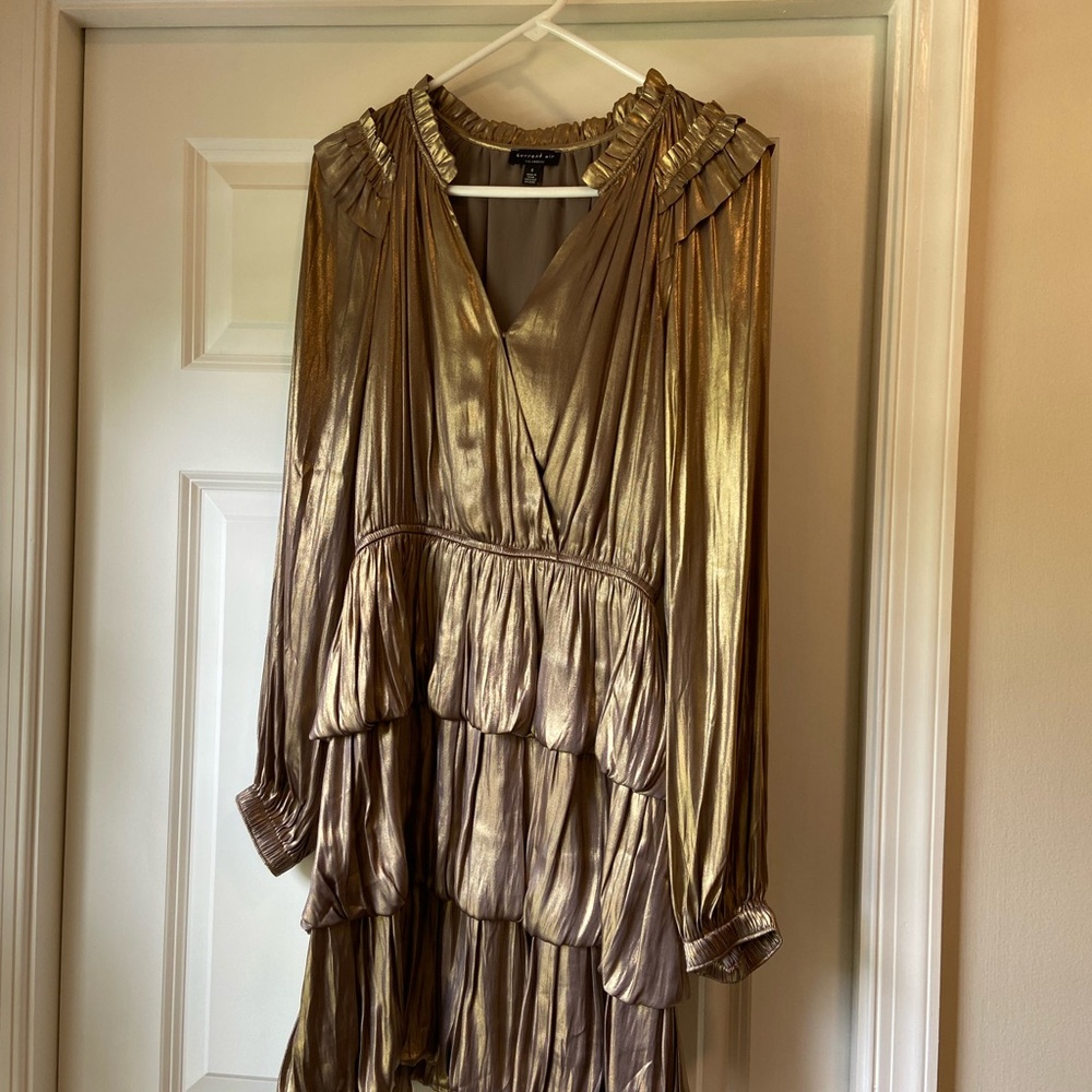 Current Air Metallic Tiered Short Dress with Long Sleeves EUC